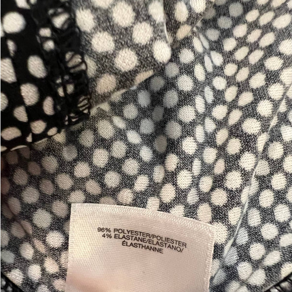 Anne Klein Blouse in Black and White Polka Dots Short Sleeves Hi Lo Size Small - Picture 4 of 5